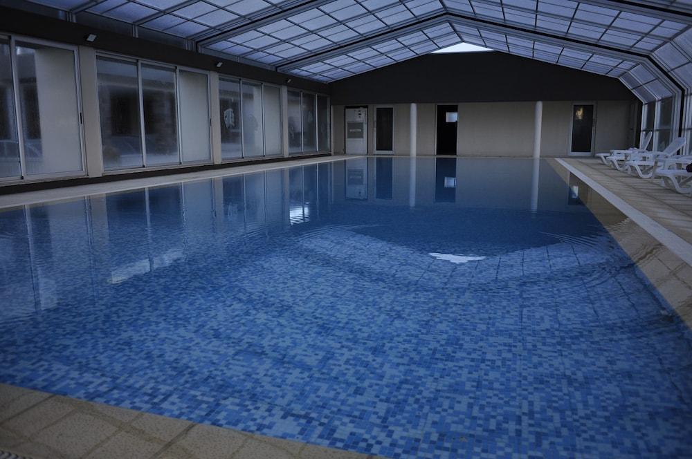 Rayentray Grand Hotel Puerto Madryn Bagian luar foto