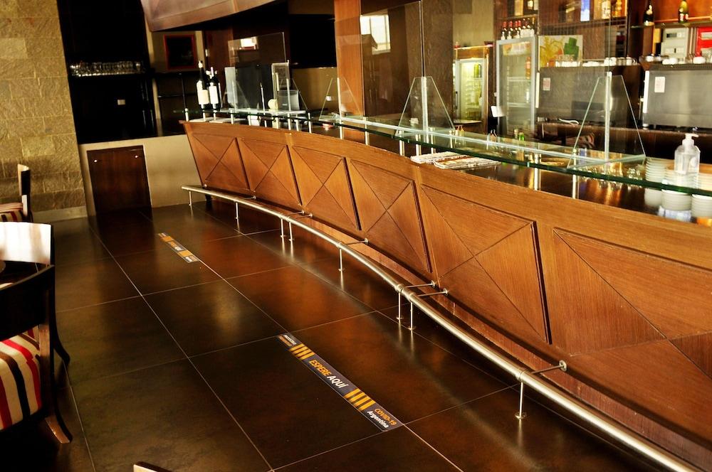 Rayentray Grand Hotel Puerto Madryn Bagian luar foto
