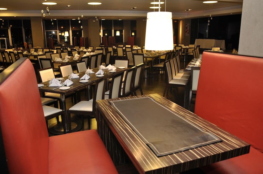 Rayentray Grand Hotel Puerto Madryn Bagian luar foto