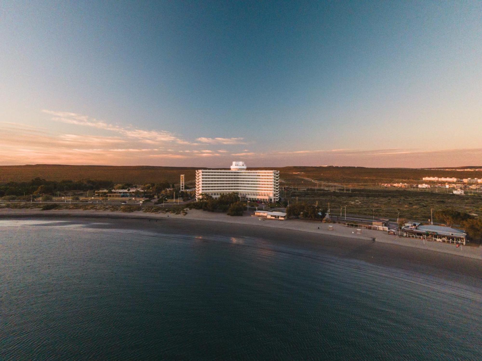 Rayentray Grand Hotel Puerto Madryn Bagian luar foto