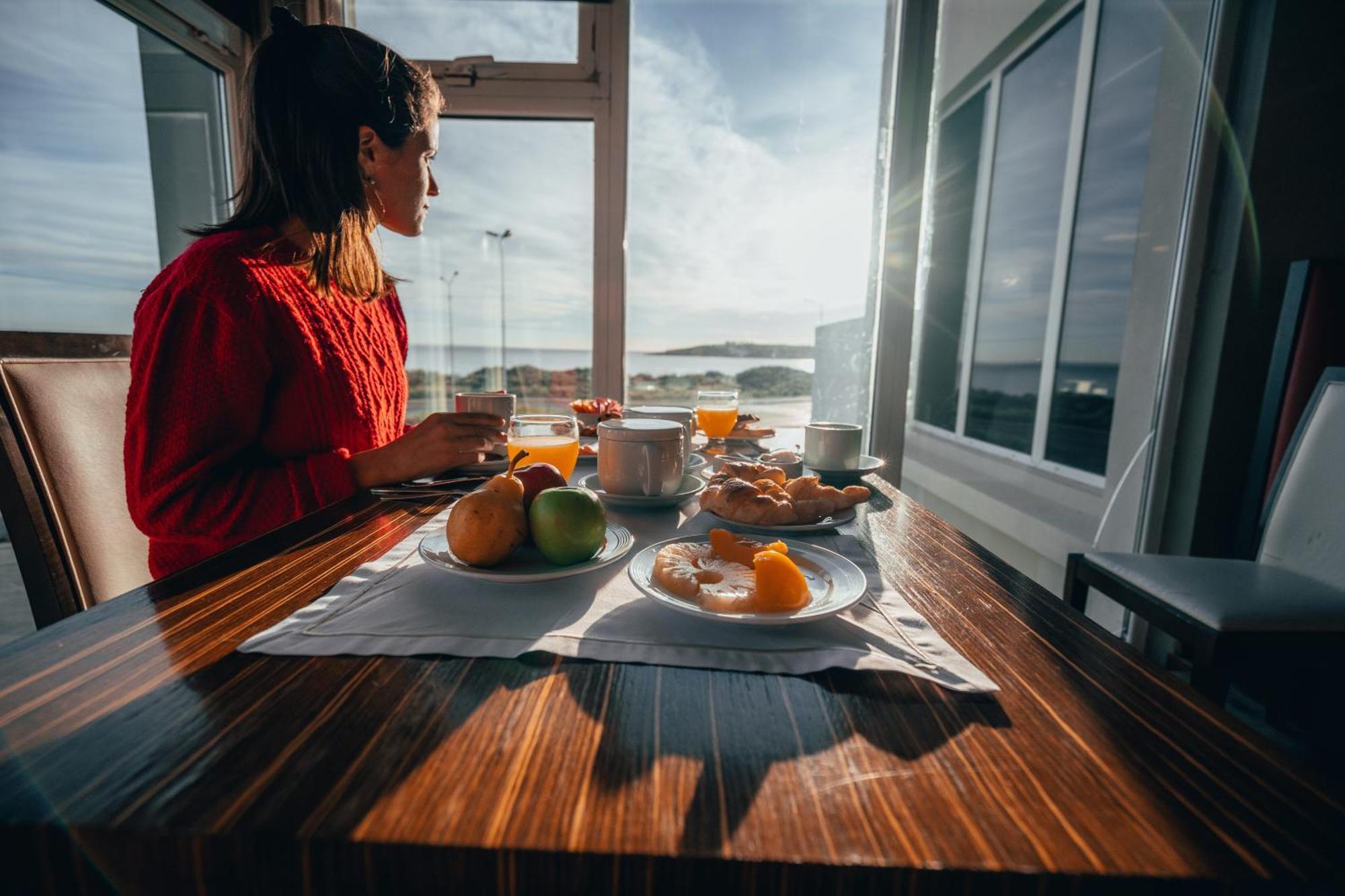 Rayentray Grand Hotel Puerto Madryn Bagian luar foto