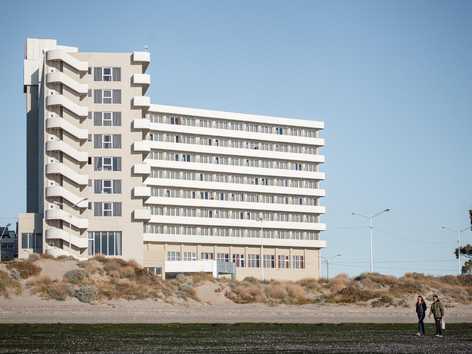 Rayentray Grand Hotel Puerto Madryn Bagian luar foto