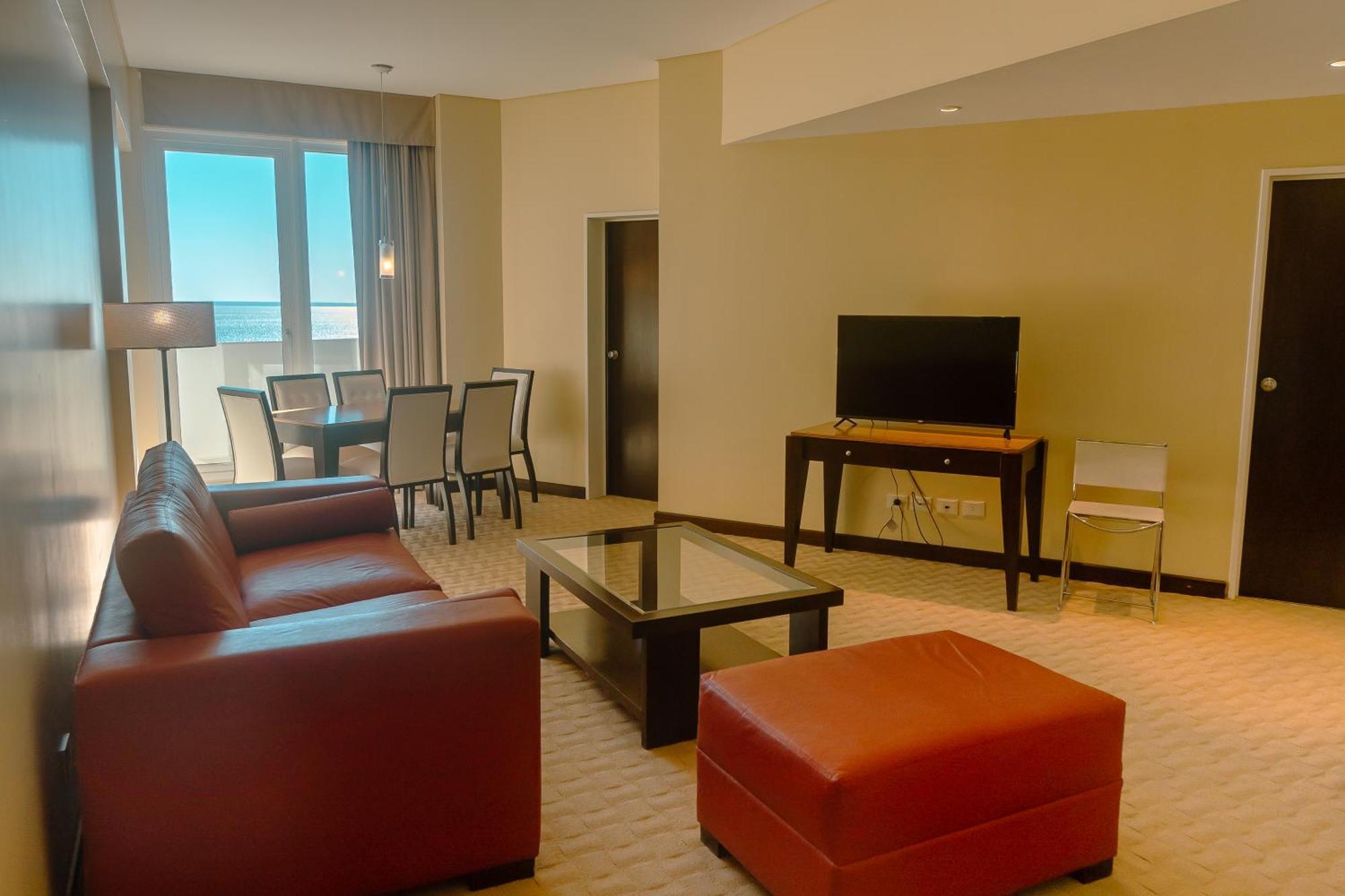 Rayentray Grand Hotel Puerto Madryn Bagian luar foto