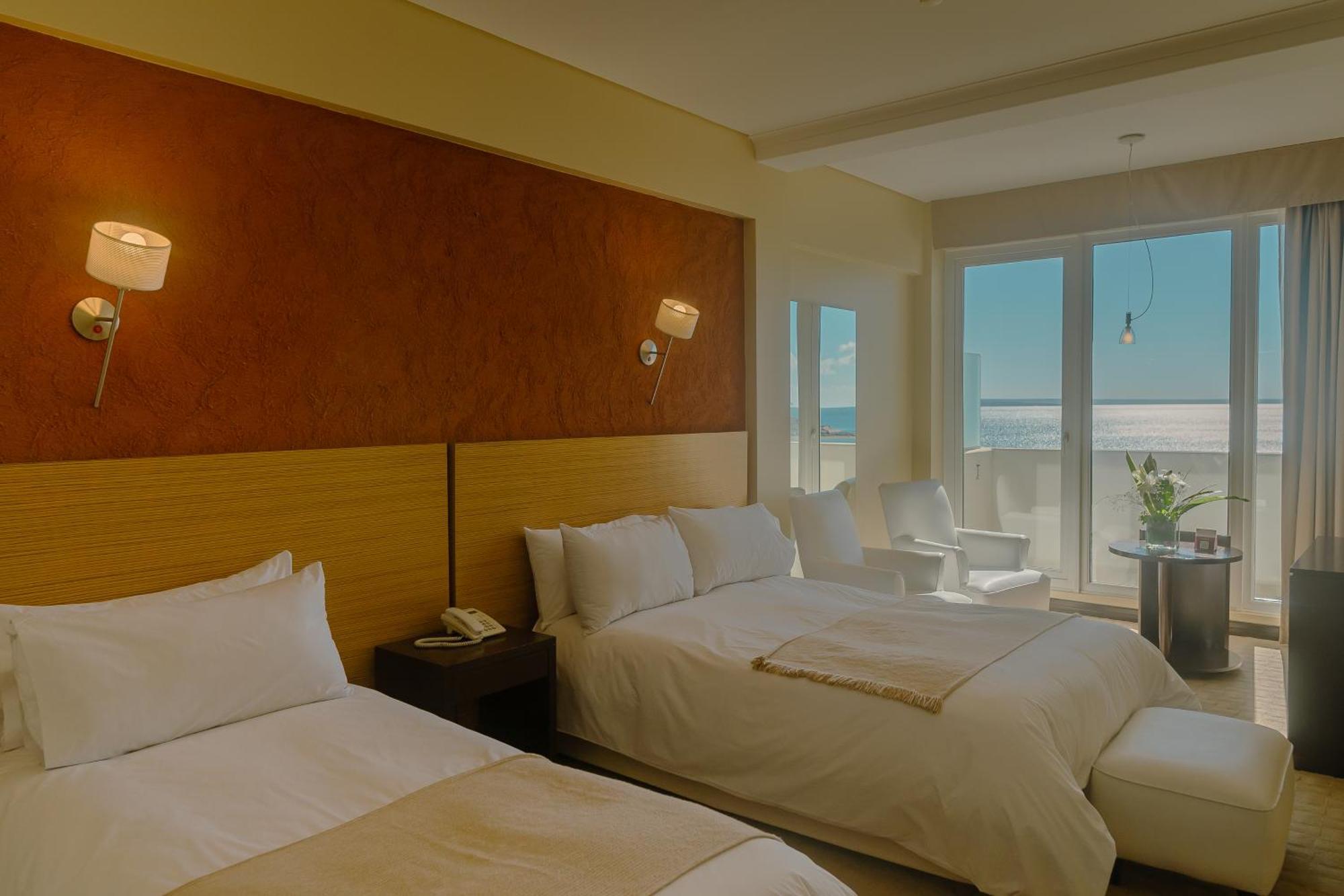 Rayentray Grand Hotel Puerto Madryn Bagian luar foto