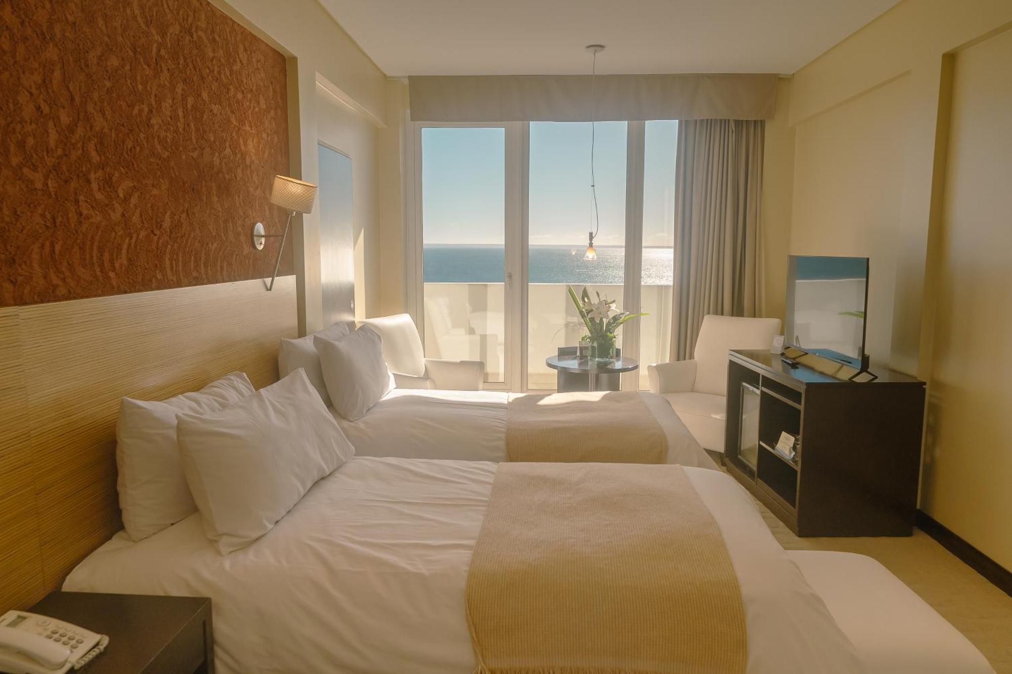 Rayentray Grand Hotel Puerto Madryn Bagian luar foto